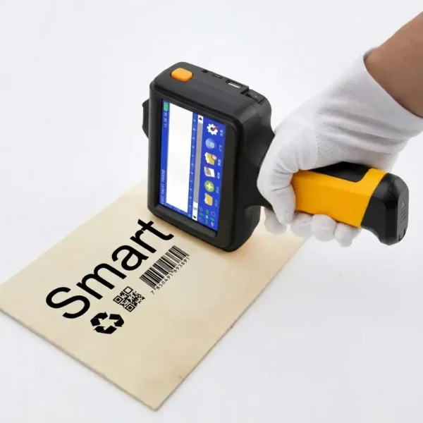 Codificadora portátil JM1790 imprimiendo sobre caja de cartón